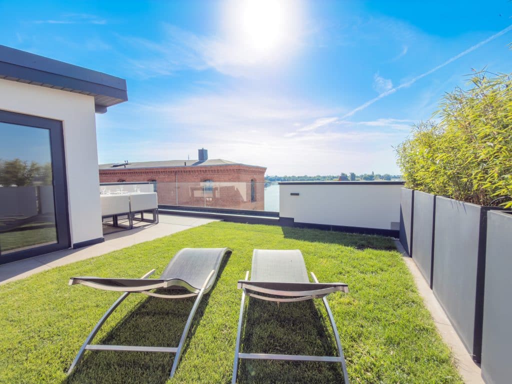 Weitere Ansicht der Dachterrasse im ELBE.6 Apartment III in Wittenberge