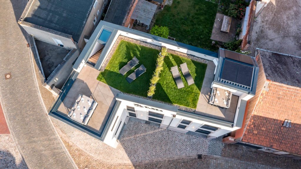 elbe6-ferienwohnung-wittenberge-dachgarten.jpg